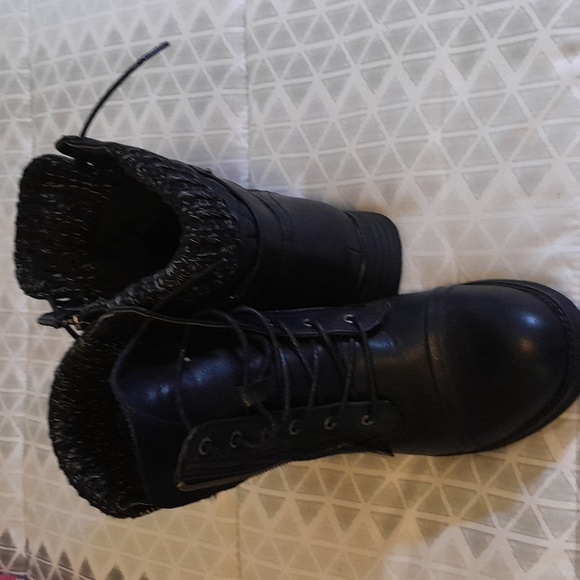 NWT STQ Women's black Quilted Vegan Leather Lace-Up Combat Ankle Booties Size 7. - Picture 6 of 8